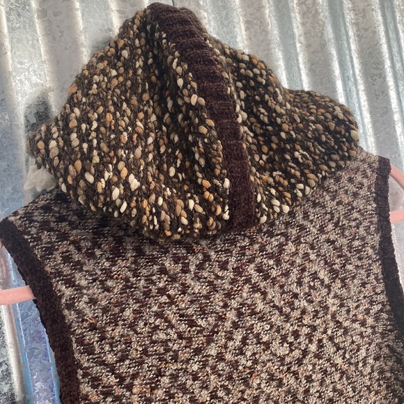 Vintage Curio Boucle Wool Blend Hooded Vest - Picture 5 of 11